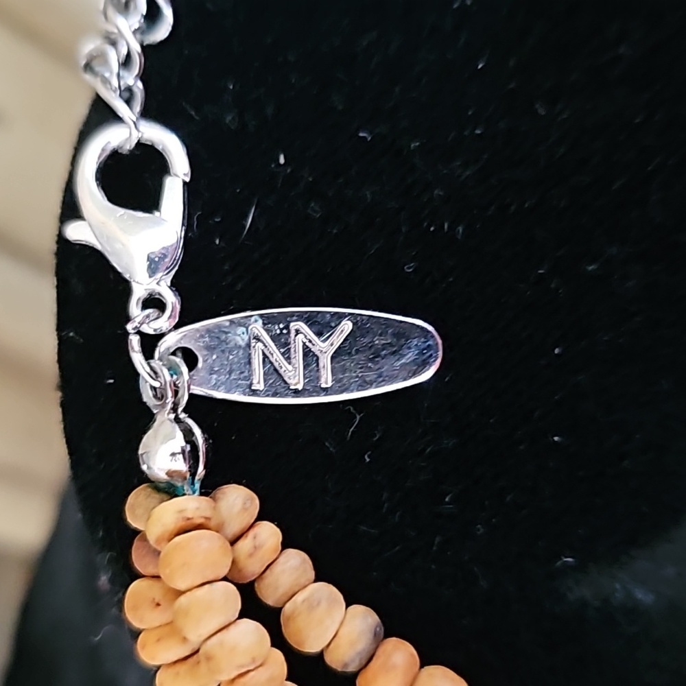 NY Wooden disc with mother of pearl pendant - Picture 3 of 3